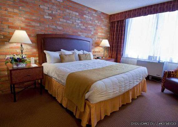 Quality Hotel Downtown-Inn At False Creek Vancouver Room photo