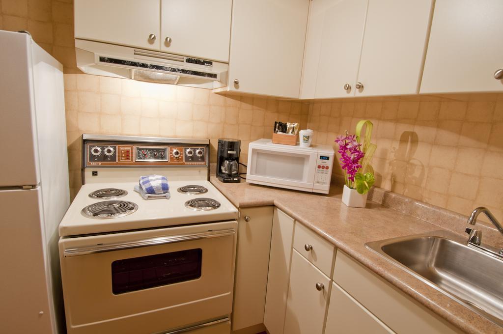 Quality Hotel Downtown-Inn At False Creek Vancouver Room photo